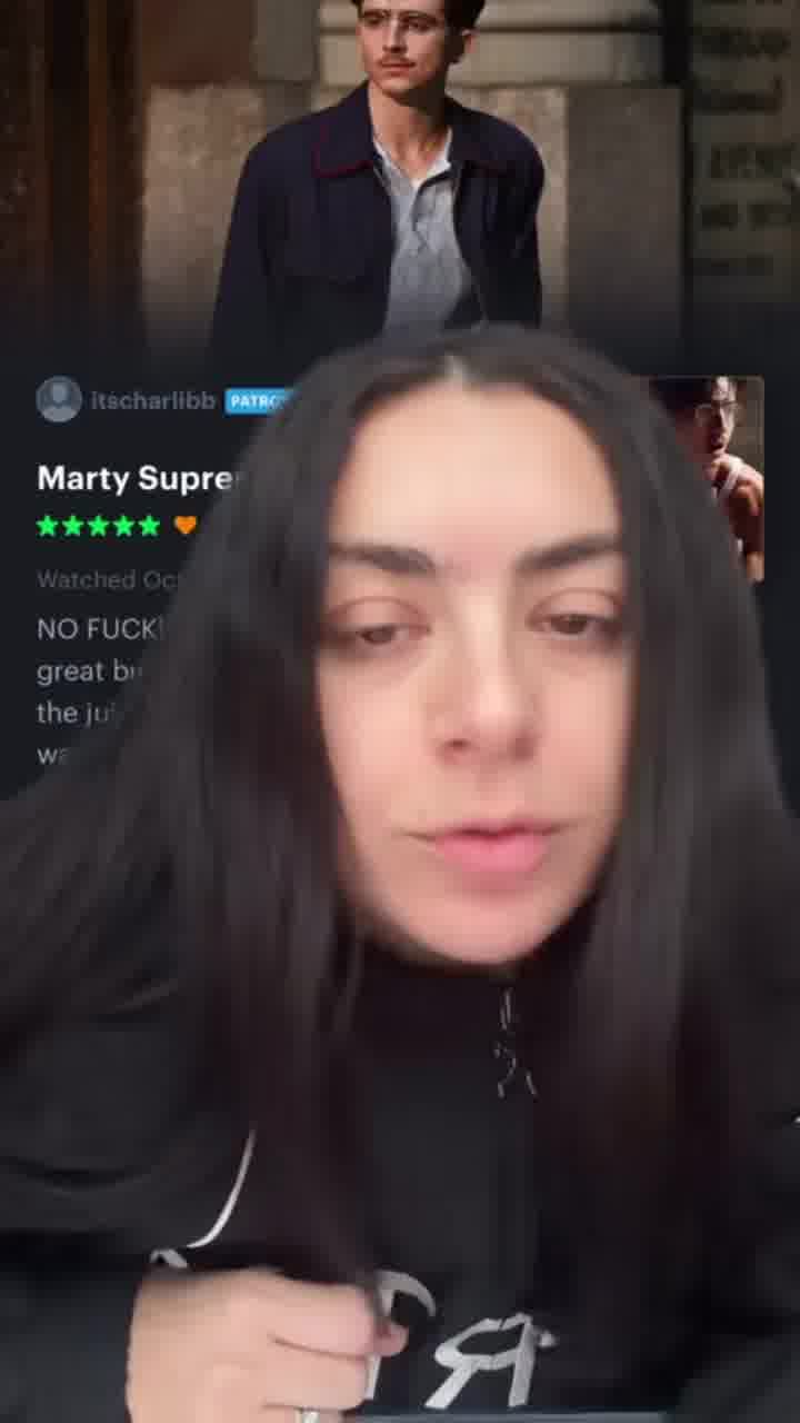 צ׳רלי XCX שמה את הידיים על הג׳קט של ׳׳מארטי סופרים׳׳ וטימותי שאלאמה