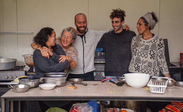 צוות בית הספר 'מרחב בטוח' בברור חיל