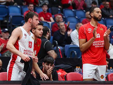 הספסל חוגג (לירון מולדובן)