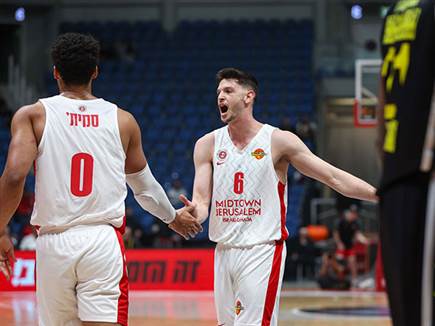 פריצקי חוגג (לירון מולדובן)