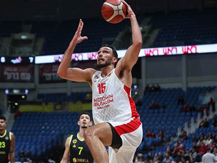 האזינו, רבע 4: הפועל י-ם – נתניה 63:95