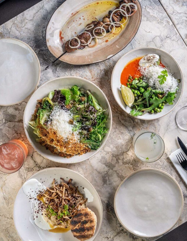 עסקיות צהריים ברובע א