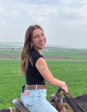 הוריה של אביב מאור שנרצחה בפיגוע ספדו לה: "הייתה ילדת טבע, אוהבת א