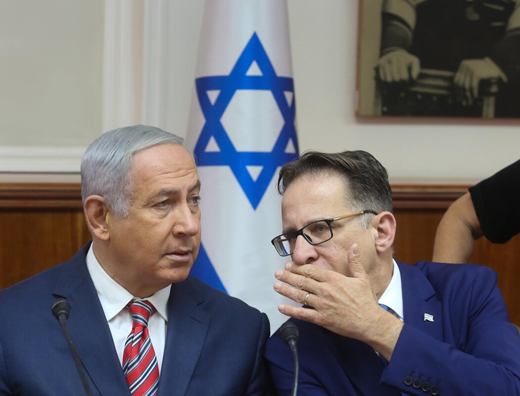 ההאקרים האיראנים החלו לפרסם את תכולת הטלפון של ברוורמן