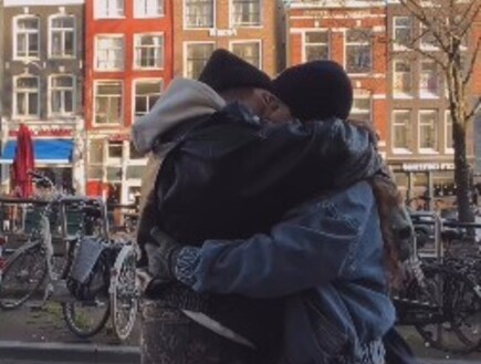 אחרי שקיבלה ממנה טבעת: דניאל עמית הציעה לאמילי דמארי נישואים