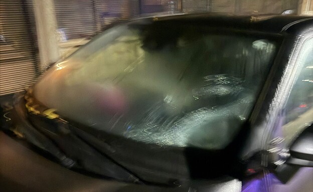 רעולי פנים פרצו ליישוב גבעות בר והשחיתו רכבים