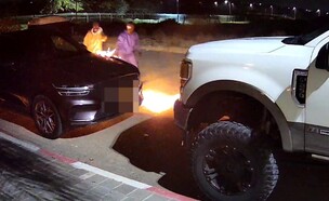 רעולי פנים פרצו ליישוב גבעות בר והשחיתו רכבים