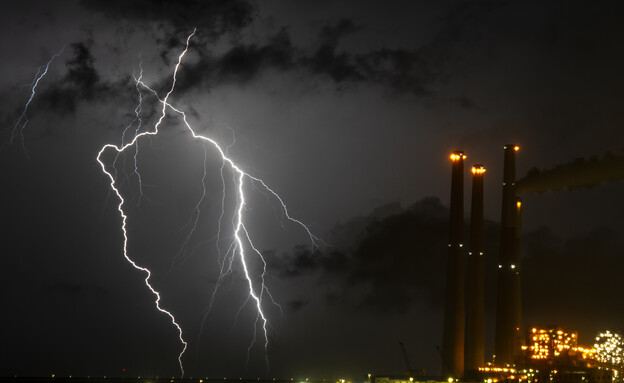 מזג- חורף (צילום: AP)