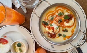 ארוחת בוקר בקפה רמב"ן (צילום: לין לוי, mako אוכל)