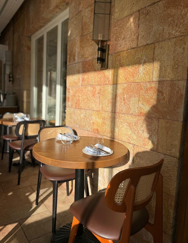 אלגנטיות ירושלמית. קפה רמב"ן