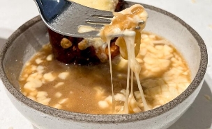 מרק בצל של רובי מיכאל (צילום: רובי מיכאל)