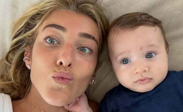 אן זיוי חושפת את התינוק שלה אן זיוי חושפת את התינוק שלה