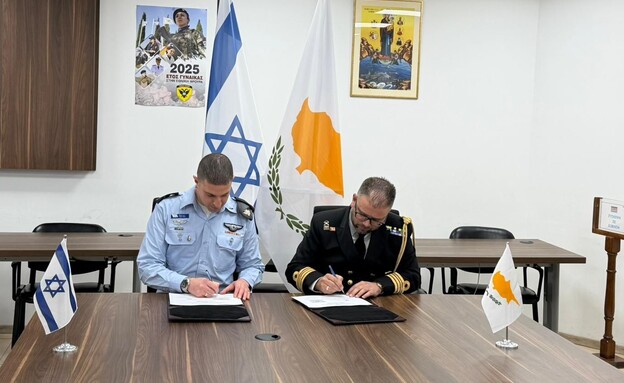 נחתמה תוכנית העבודה המשולשת לשיתופי פעולה צבאיים של יוון, קפריסין 