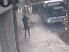 בזמן הסערה: מרפסת קרסה בבניין מגורים בת"א, גבר נפצע קשה