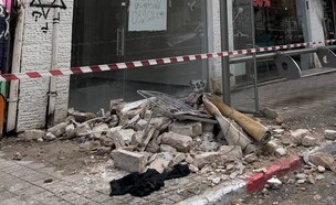 קריסת מרפסת בתל אביב (צילום: לפי סעיף 27 א')