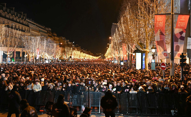 פריז שאנז אליזה שנה חדשה 