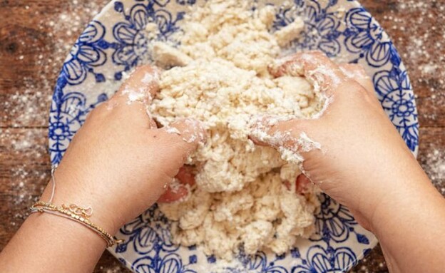 מערבבים עם הידיים. ניוקי ב-20 דקות