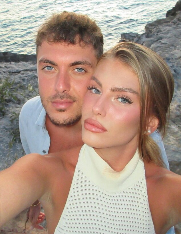 טיילור מלכוב, אייזיק נקש