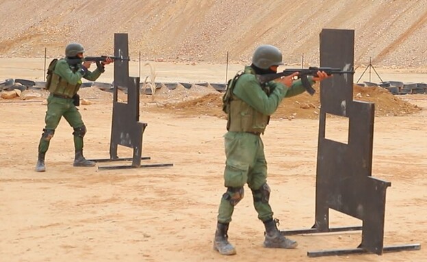 אימונים של המנגנונים הפלסטינים ביריחו