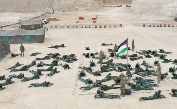 אימונים של המנגנונים הפלסטינים ביריחו