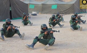 אימונים של המנגנונים הפלסטינים ביריחו