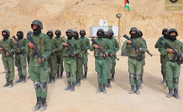 אימונים של המנגנונים הפלסטינים ביריחו