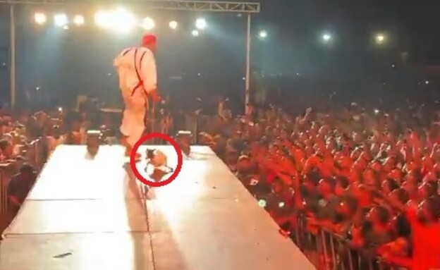 התעללות בבעלי חיים על הבמה בניגריה (צילום: X)