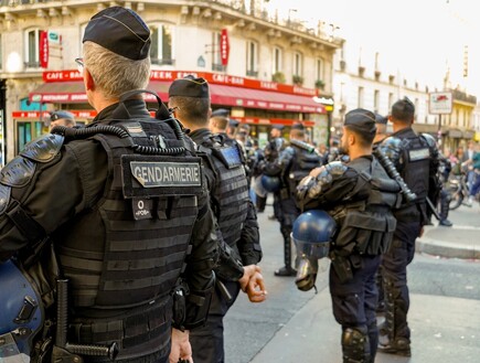 לאור האיום הביטחוני: צרפת תגביר את האבטחה לקראת חג הפסח 