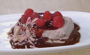 סמיפרדו שוקולד ופירות יער (צילום: עוטף ישראל, קשת 12)