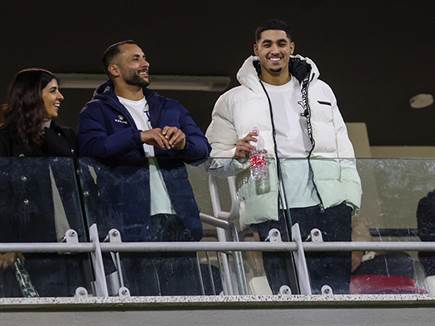 אחיו ענאן התגאה ביציע (קובי אליהו)