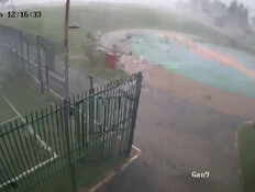 תיעוד: הרוח החריגה שהשתוללה בעיר - וההרס שנגרם בדקה אחת