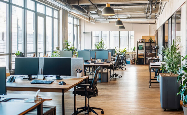 עובדים במשרד עובדים במשרד