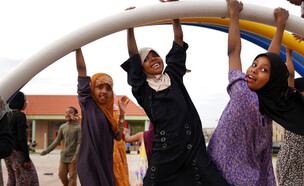 ילדים משחקים בשכונה עם רוב סומלי במינאפוליס (צילום: ap)