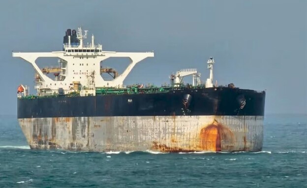 הספינה בלה 1 בלב ים