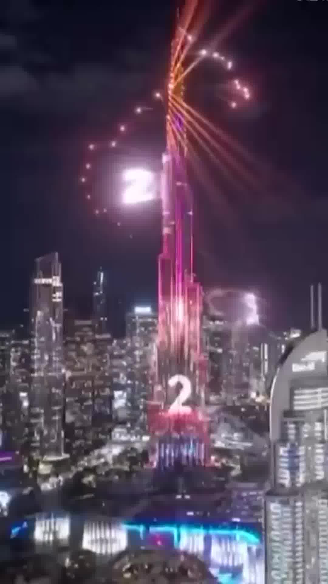 המופע המרהיב בבורג׳ ח׳ליפה לרגל השנה החדשה