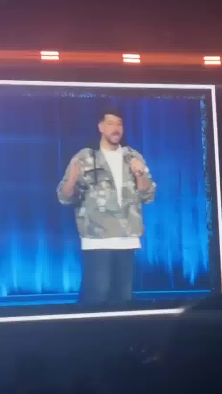 שתהיה שנה מצחיקה: מופע הענק של מתן פרץ התקיים הערב באקספו תל אביב