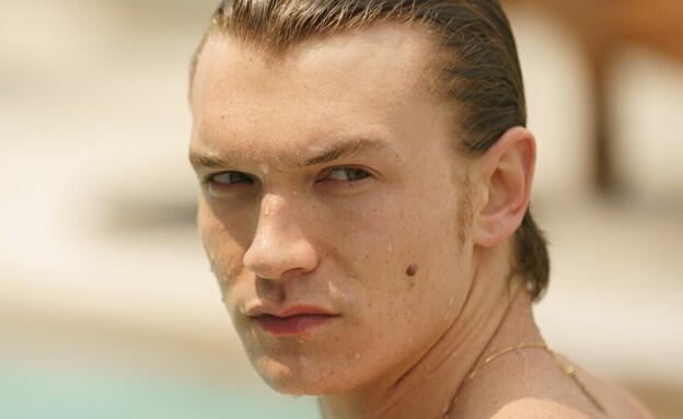 "יריבות לוהטת"