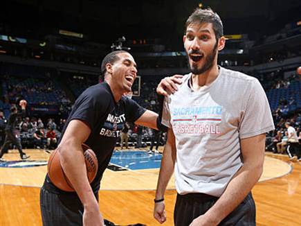 קווין מרטין עם כספי. מישראלי אחד לישראלי אחר (Getty)