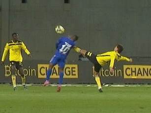 רגע המחלוקת בפנדל שלא נשרק (ברני ארדוב)