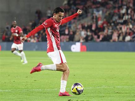 גיא מזרחי. בישול יפה שלו (דני מרון)