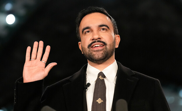 זוהראן ממדאני הושבע לתפקיד ראש עיריית ניו יורק (צילום: AP) זוהראן ממדאני הושבע לתפקיד ראש עיריית ניו יורק (צילום: AP)