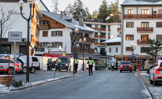 פיצוץ ושרפה בבר באתר הסקי קרנס-מונטנה באלפים פיצוץ ושרפה בבר באתר הסקי קרנס-מונטנה באלפים