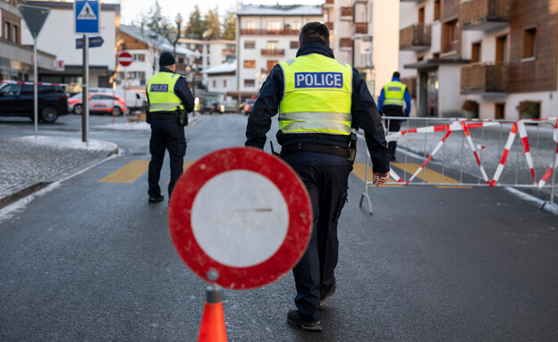 פיצוץ ושרפה בבר באתר הסקי קרנס-מונטנה באלפים 