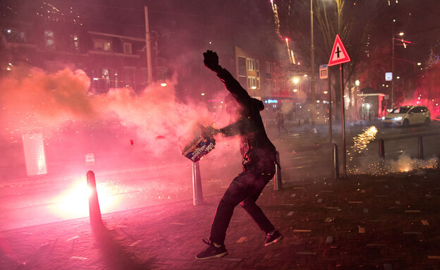 מהומות נרחבות בליל השנה החדשה בהולנד