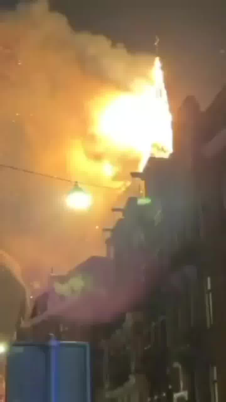 אמסטרדם: כנסיית "וונדל" ההיסטורית עלתה בלהבות 