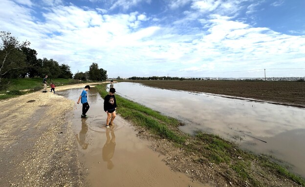 נחל חביבה שלוליות וילדים 
