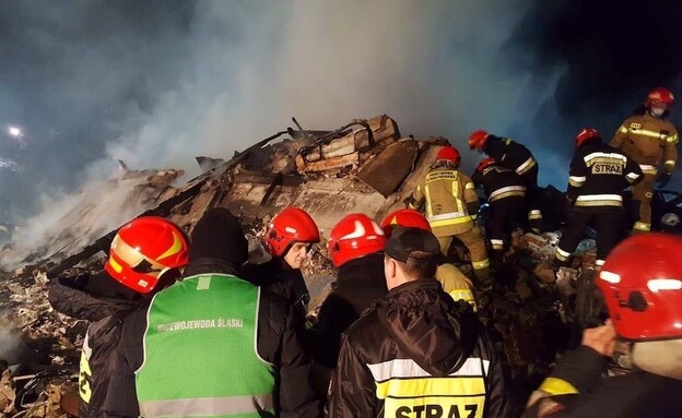 פיצוץ ושרפה בבר באתר הסקי קרנס-מונטנה באלפים פיצוץ ושרפה בבר באתר הסקי קרנס-מונטנה באלפים