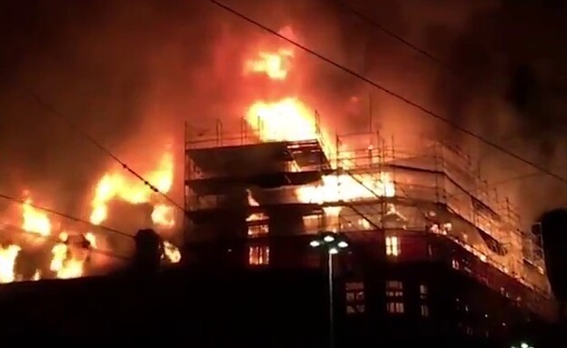 פיצוץ ושרפה בבר באתר הסקי קרנס-מונטנה באלפים 