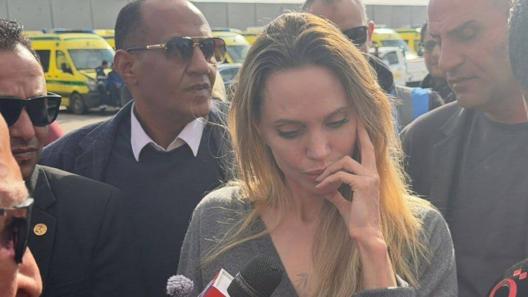 אנג'לינה ג'ולי במעבר רפיח