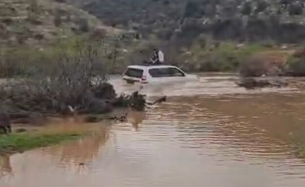 אזרחים תקועים בנחל שילה בבנימין אזרחים תקועים בנחל שילה בבנימין